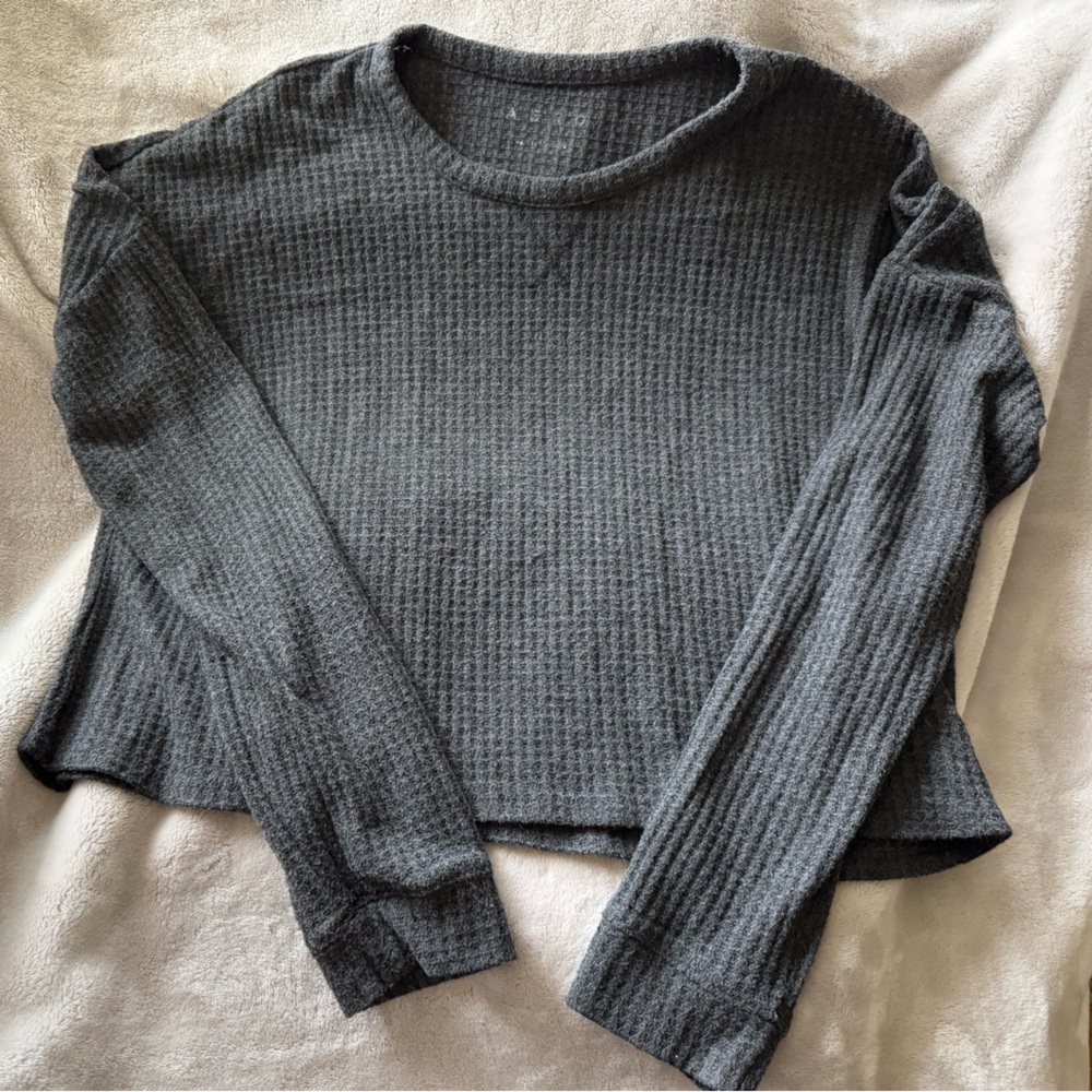 AE Gray Women's Long Sleeve Shirt